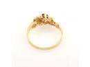 טבעת אירוסין פרחונית לאישה משובצת רובי ויהלומים בסגנון האר נבו מזהב צהוב 14 קראט