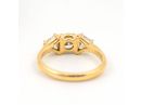 טבעת אירוסין משובצת יהלומים משולשים זהב צהוב 18 קראט