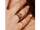 טבעת מעוטרת בסגנון וינטאג' משובצת אבן רובי באגט