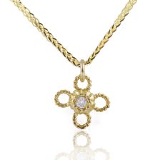 Delicate Flower Gold Necklace with Embedded Diamond 