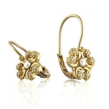 Flower Shaped  Pearls and Diamonds  Earrings in Yellow Gold 