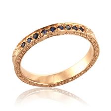 טבעת זהב משובצת ספירים