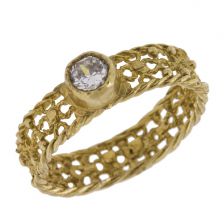 טבעת פיליגרן משובצת יהלום