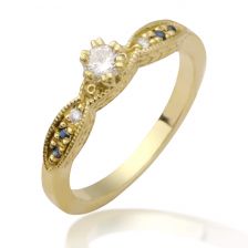 Vintage style yellow gold engagement ring