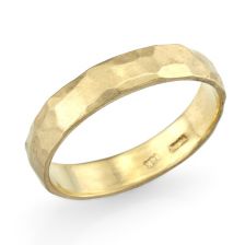 טבעת נישואין מרוקעת ומבריקה