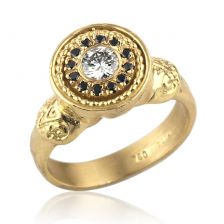 טבעת ייחודית משובצת יהלומים