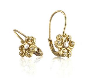 Flower Shaped  Pearls and Diamonds  Earrings in Yellow Gold 