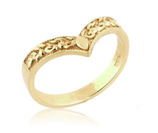 טבעת נישואין רחבה בצורת וי 