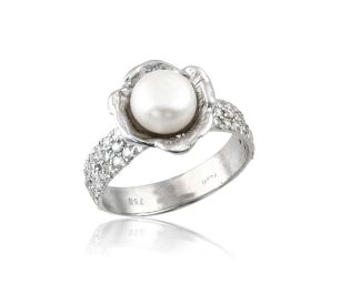 Creative Pearl Flower Ring