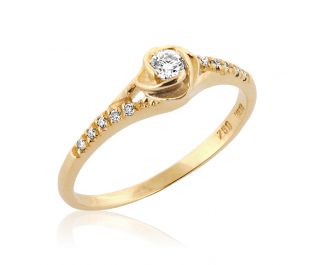 טבעת אירוסין עם שושנה משובצת יהלומים 