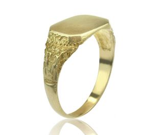 טבעת חותם זהב 14 קראט עם חריטה בצדדים