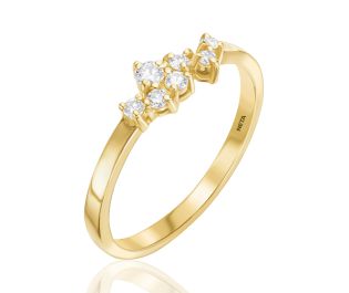 טבעת אירוסין משובצת יהלומים א-סימטרית