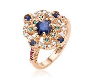 טבעת משובצת אבני חן ויהלומים מעוטרת בעיצוב ויקטוריאני